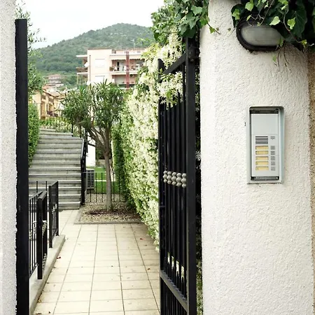 Lola * Pietra Ligure